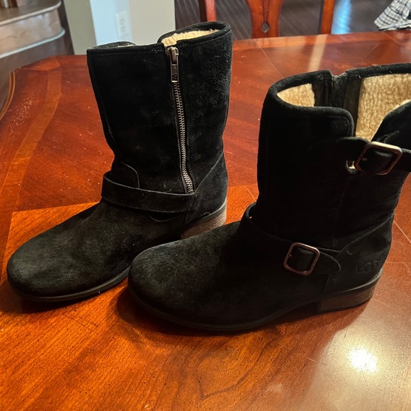 UGG Black Side Zip Boots Sz 9.5 - Picture 1 of 6